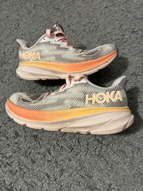 Hoka Clifton 9
